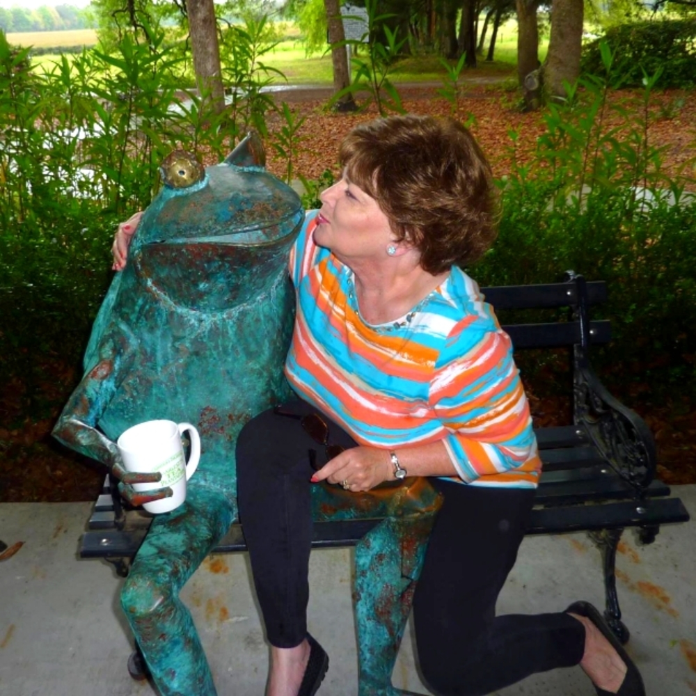 Meet your Posher, Connie